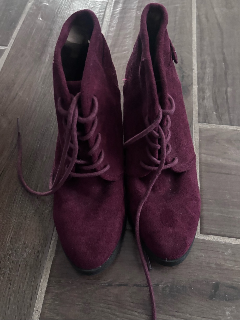 Women's Lace-Up Ankle Boot in Burgundy